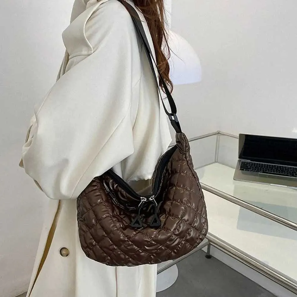 Borse a tracolla da donna di grande capacità, casual, da ascella, alla moda, in cotone imbottito, C241105_voghion.com