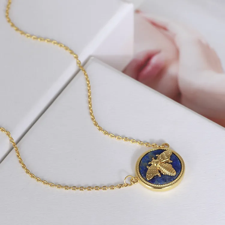 Collane con ciondolo Collana con pietra colorata a forma di disco ape rotonda_voghion.com