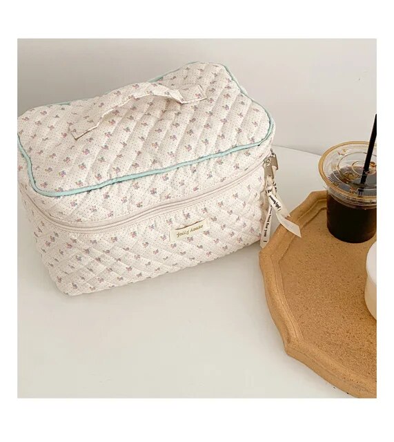 Niedliche Quilting Baumwolle Make-Up Tasche Frauen Reißverschluss Kosmetik Organizer Weibliche Tuch Handtasche Box Form Tragbarer Kulturbeutel Für Mädchen_voghion.com