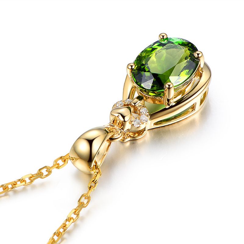 A gift women with elegant emerald tourmae pendant plated clavicle necklace for Valentine's Day_voghion.com