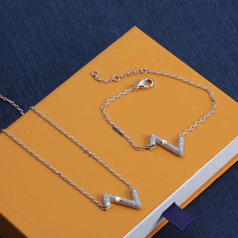 Con SCATOLA Designer Brand Sier Placcato Collane Bracciale Diamond Girl Regali Scenografia per gioielli di moda da donna_voghion.com