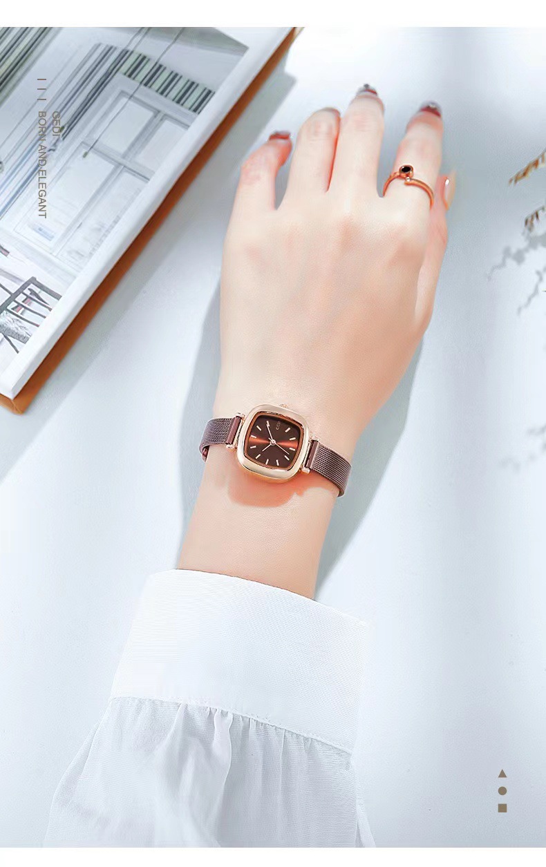 Sito web GEDI con quadrante piccolo per studenti di zucchero, temperamento quadrato, in un orologio minimalista da donna_voghion.com