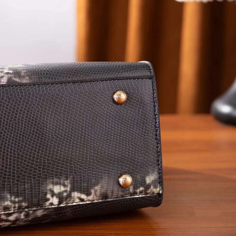 Minimalist Classic Women's Shoulder Bag Retro Handbag Versatile_voghion.com