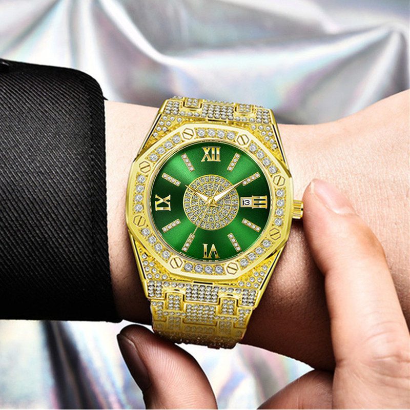Huaqiangbei diamantinlagd hiphop för män helhimmelstjärna Giant Flash Gold Calendar Quartz Watch_voghion.com