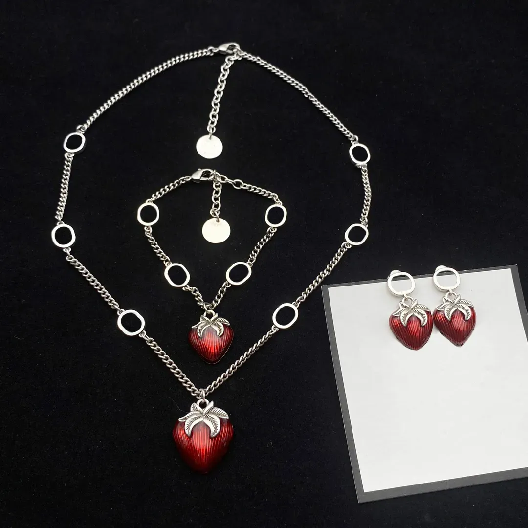 Collana con smalto alla fragola, bracciale, orecchini, catena in metallo, set di gioielli, collane con doppia lettera, graziosi braccialetti da festa retrò_voghion.com