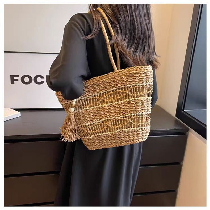 Damen Umhängetasche aus hohlem Papierseil gewebte modische grasgewebte Tasche, lässige Damentasche Strandtasche große_voghion.com