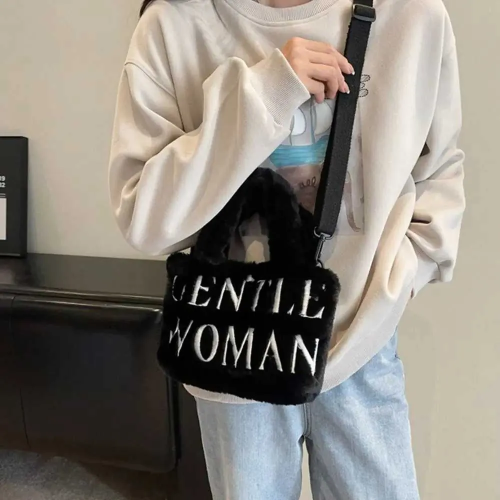 Žene Crossbody ramena, elegantne, s oslikanim slovima, plišane, gospodske, torbice za šminkanje i ruž za usne, velikog kapaciteta C241216_voghion.com