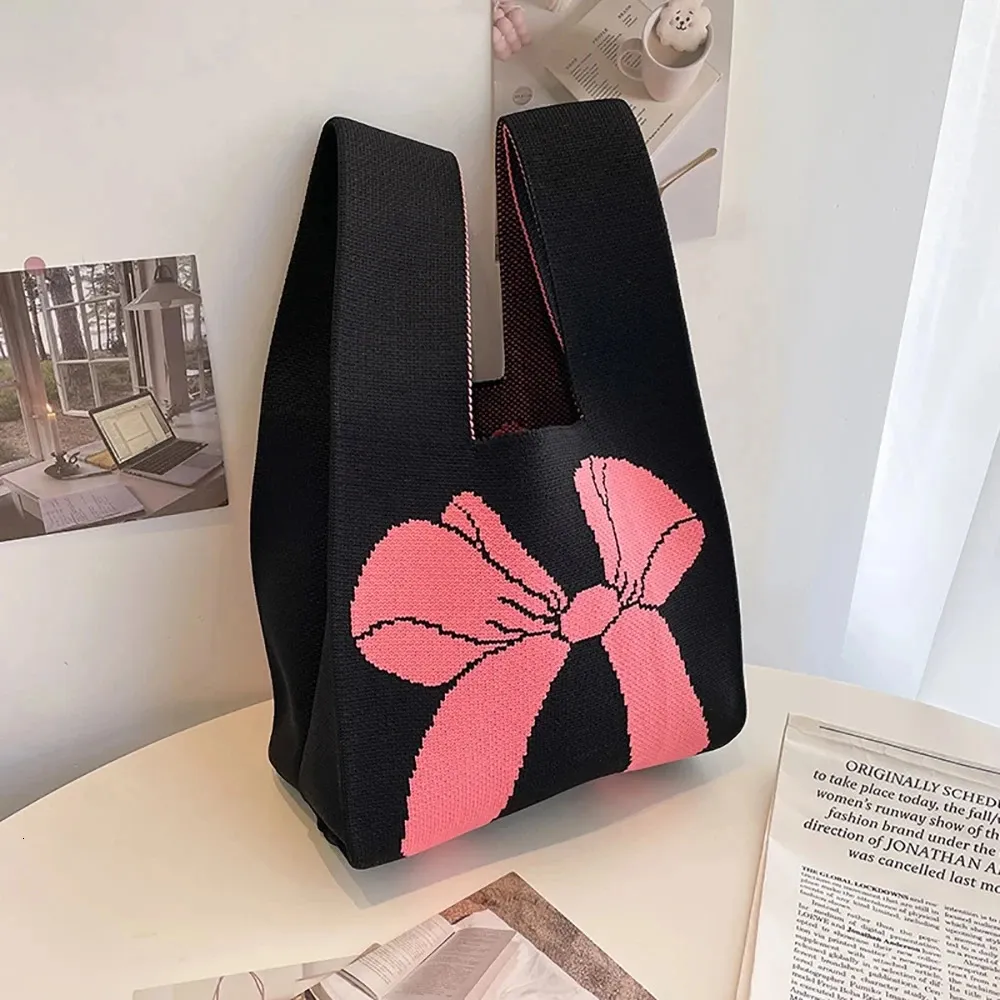 Borsa a mano in maglia fatta a mano da donna Mini borsa da polso con nodo Borsa per la spesa riutilizzabile per studenti a righe larghe scozzesi a colori casual_voghion.com