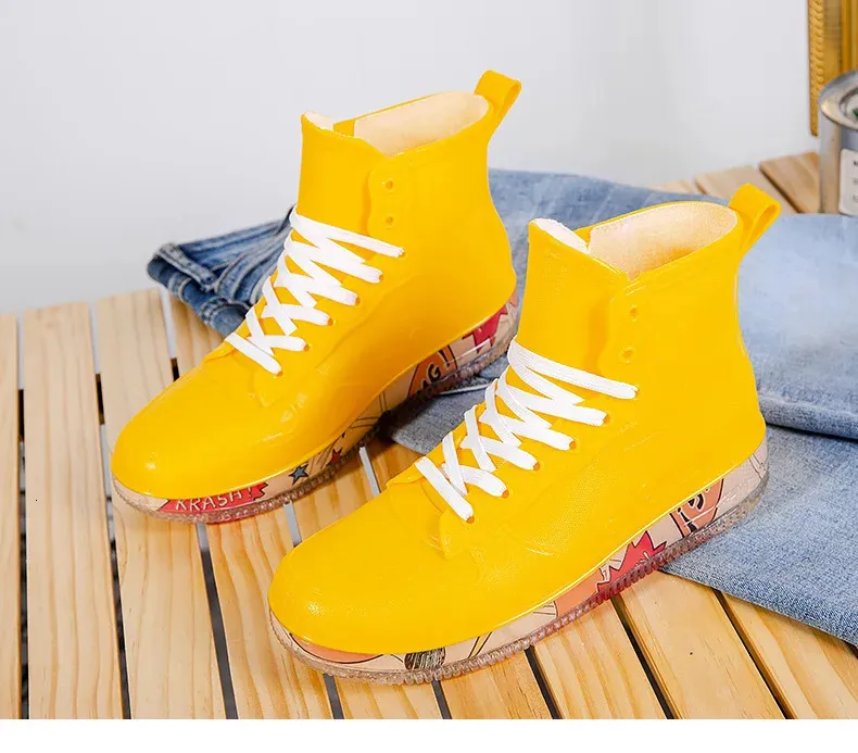 Bottes de pluie tendance pour hommes, couleur chair, anti-salissures, chaussures de travail, de pêche, en caoutchouc, imperméables et durables, baskets pour hommes 240621_voghion.com