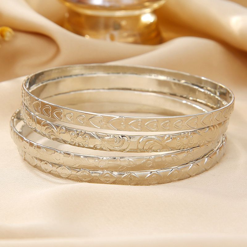 Fashionable Retro Simple Wer Heart Pattern Mix And Match Open Stacking Bracelet Jewelry Style Combination_voghion.com