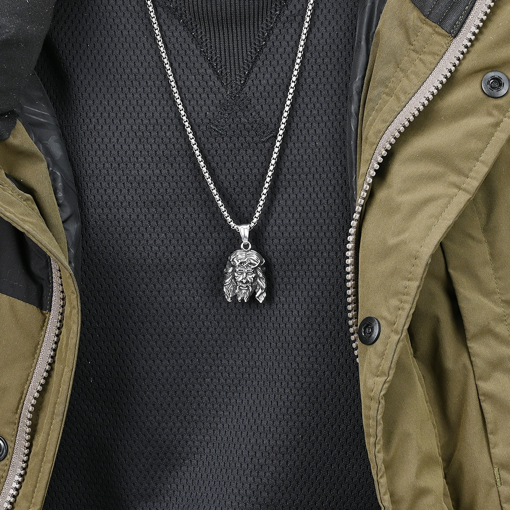 Retro old Jesus head portrait titanium steel necklace literary personality men’s wear pendant pendant