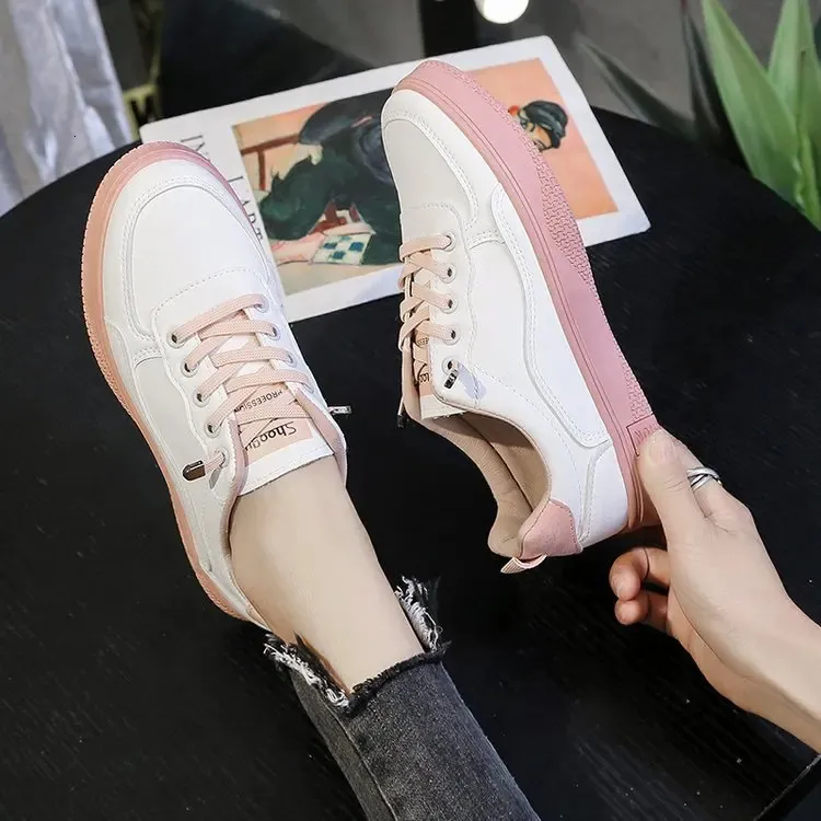 Tênis feminino confortável de couro sintético com cadarço, calçado casual feminino, tênis branco, sapatilhas femininas, tênis feminino_voghion.com