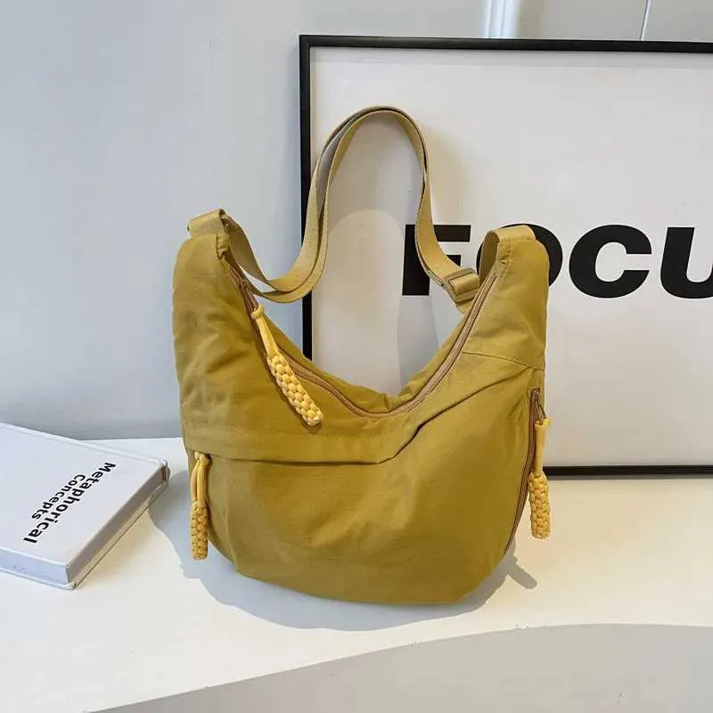 Sac à bandoulière en nylon 2024 pour femme, nouvelle collection été, grande capacité, design polyvalent et de niche, messager Ba241103_voghion.com