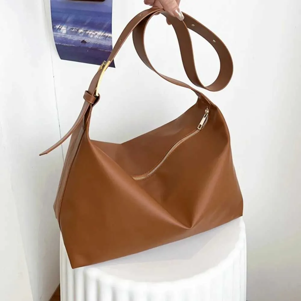 Grande capacidade ombro couro PU mensageiro deslocamento casual uso axila moda bolsa totes handba241108_voghion.com
