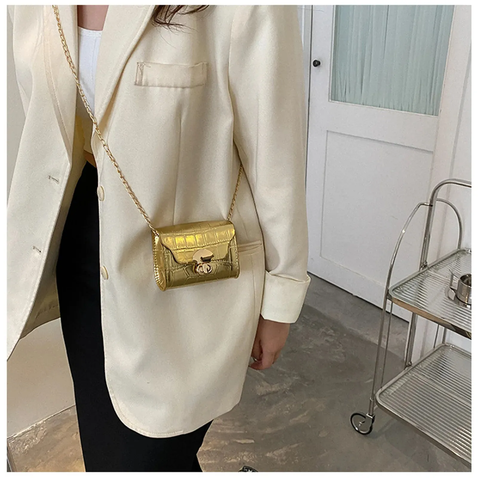 Koreanischen Stil Leder Helle Oberfläche Schulter Kette Mini Umhängetasche Mode Metall Schnalle Kleine Brieftasche Lippenstift Tasche_voghion.com