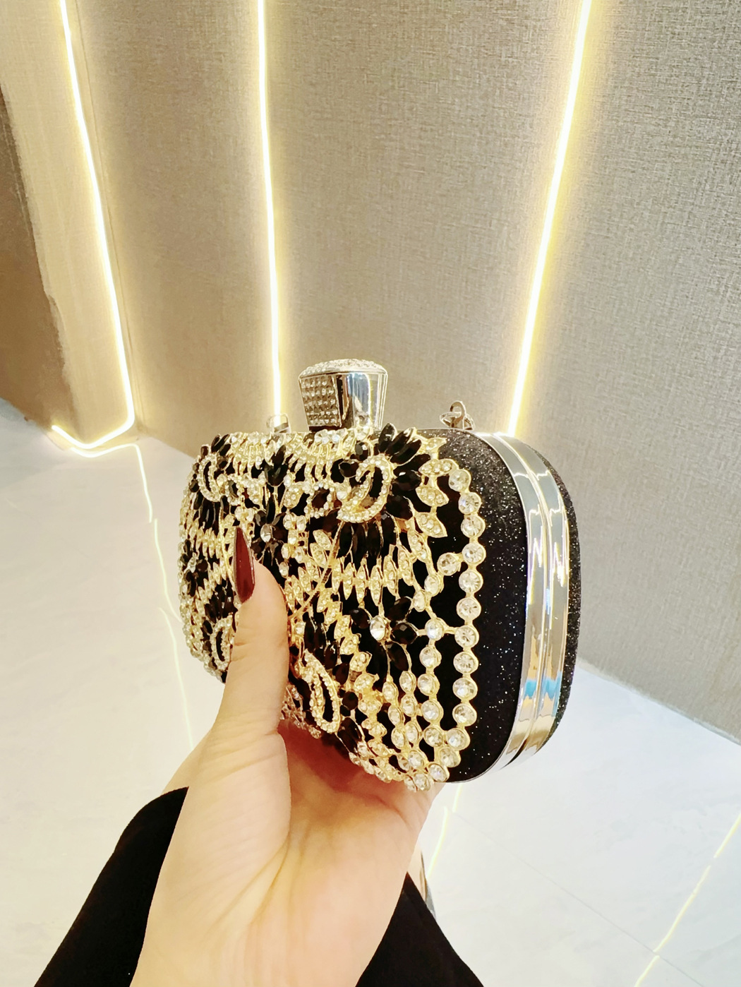 New European and American niche small hand bag crossbody evening bag rhinestone hand shoulder women's bag dinner bag_voghion.com