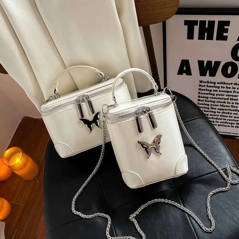 Damen Umhängetasche Aus Lackleder Mit Schmetterling Und Kette_voghion.com