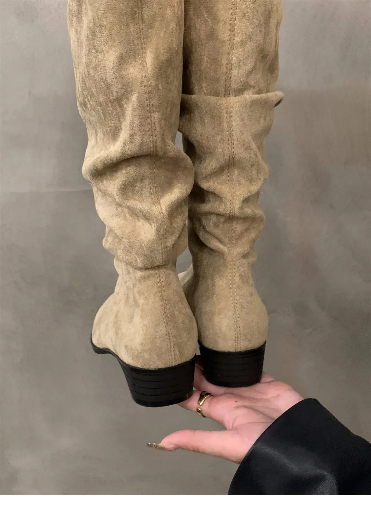 Womens knee high autumn and winter shoes fashionable womens sliding up folding low toe boots Botas De Mujer D81 241007_voghion.com