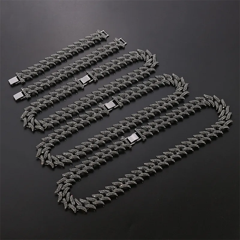 Collier chaîne cubaine Hip Hop pour hommes et femmes, avec strass, breloque rock, couleur or et argent, ras du cou_voghion.com