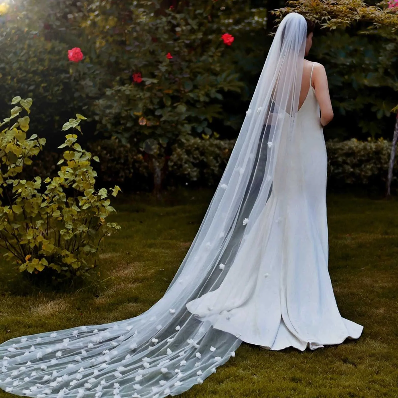 Hair Jewelry V20s One Tier With Fabric Flowers Scattered Lace Floral Applique Wedding Veil 3D Organza Flower On Bridal_voghion.com