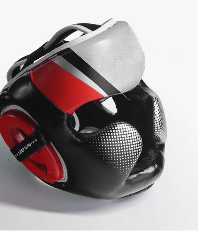 Casque de boxe en BN épais, offrant une protection complète pour le combat Sanda sans angle mort._voghion.com