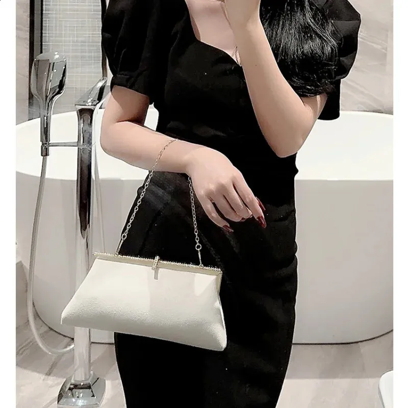 High-end Women Veet Evening Bag Fashion Fish Hook Lock Clutch Purses Female Handbags Chain Shoulder Bags for Wedding_voghion.com