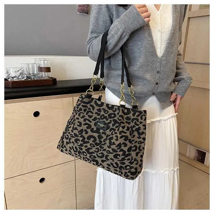 Trendig damaxelremsväska med leopardmönster i bohemisk stil_voghion.com
