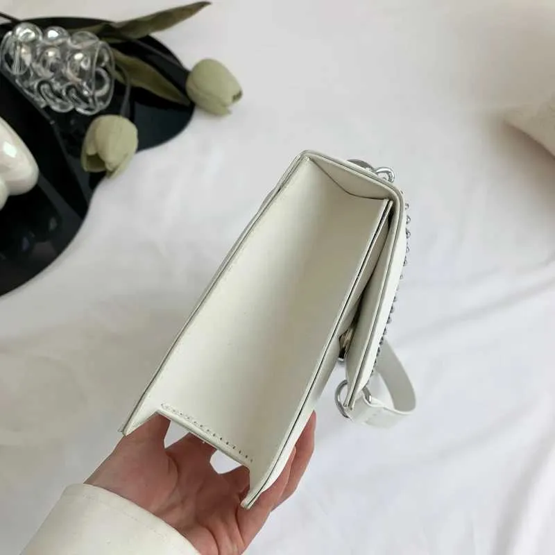 Kleine quadratische Tasche mit Achselketten-Motiv, stilvolle Umhängetasche mit einem Schulterriemen, Ba241216C241217_voghion.com