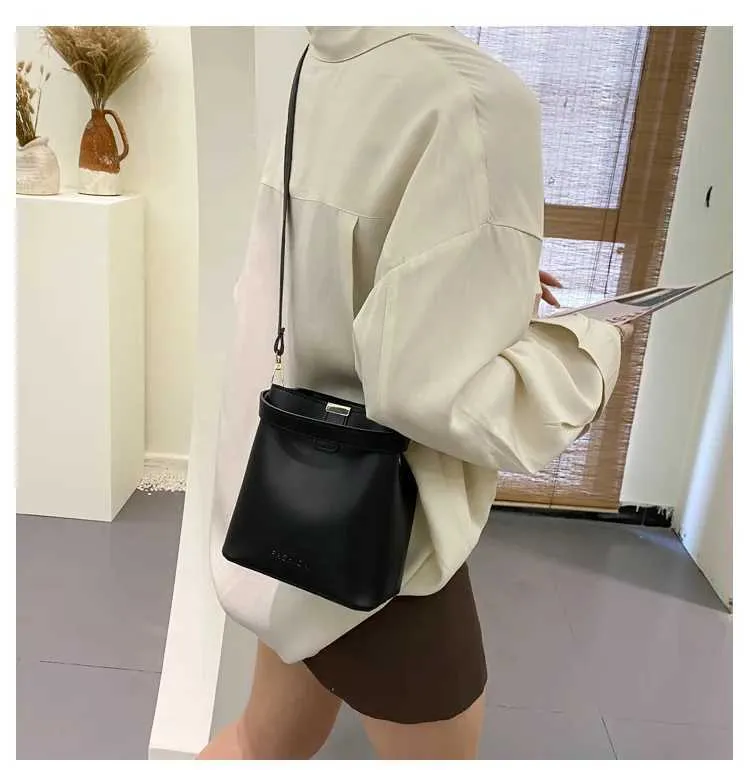 Black Women's Pu Leather Shoulder Bag Casual Designer Handbag_voghion.com
