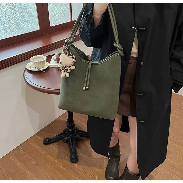 Sacs à main en daim tendance pour femmes, sacs à bandoulière solides de grande capacité, sacs à bandoulière décontractés pour femmes, polyvalents, doux, sous les bras_voghion.com
