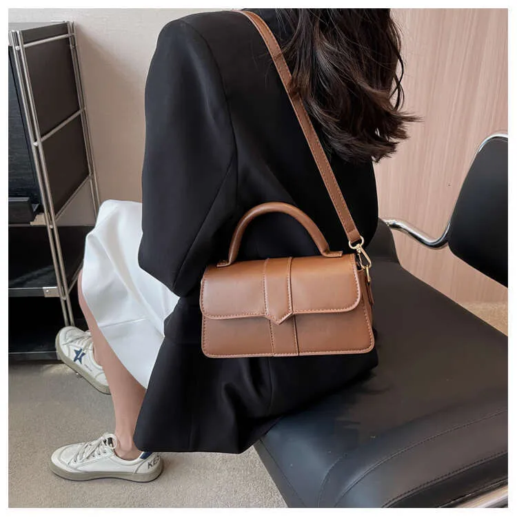 Borsa a tracolla in pelle PU per donna - Borsa a tracolla alla moda Borsa vintage sottobraccio Borsa quadrata (nero)_voghion.com