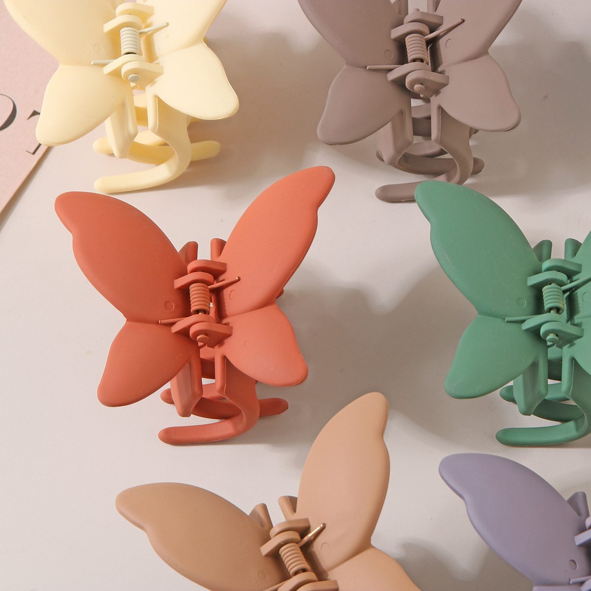 Schmetterlings-Haarklammer, Haarschmuck, mattierter Sprühfarbeneffekt, Persönlichkeit, modischer Hinterkopf-Haarklammer_voghion.com