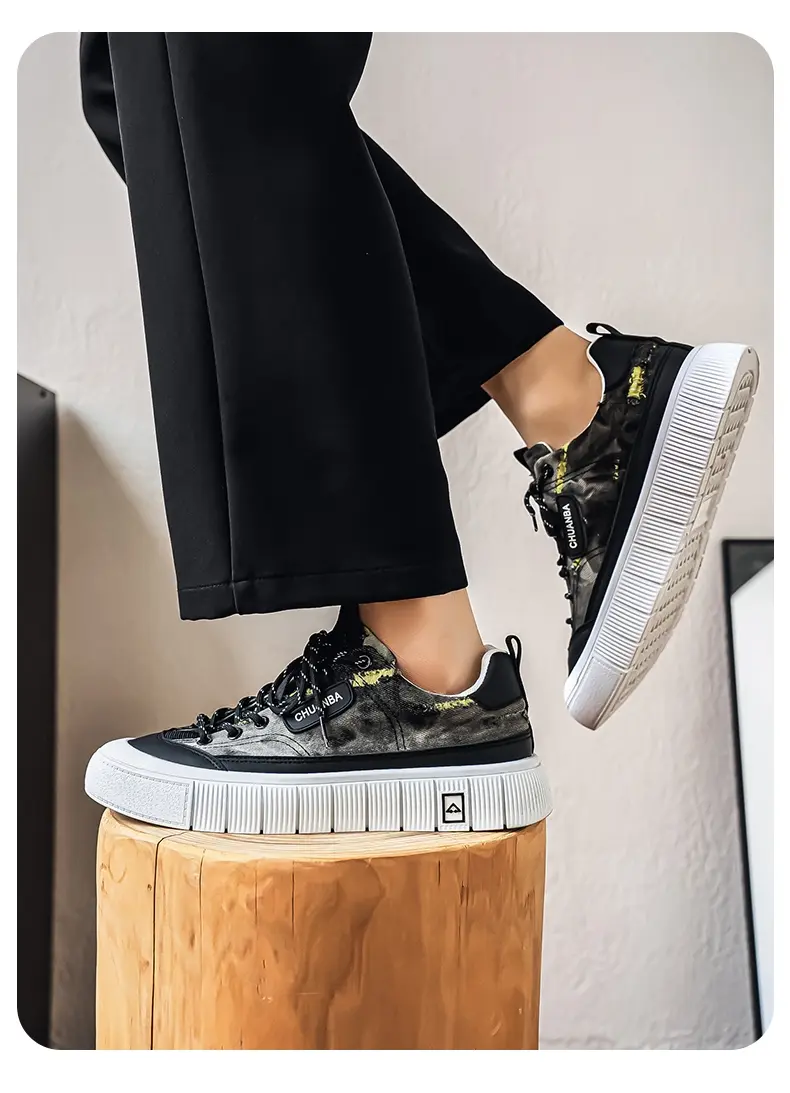 Washed Denim Board Shoes With Camouflage Print For Men_voghion.com