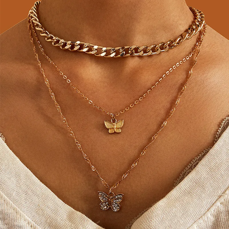 Collana multistrato vintage oro con pendente per donna_voghion.com