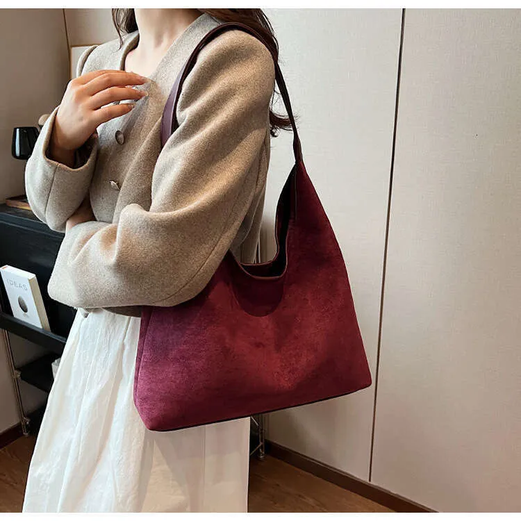 New Retro Niche Suede Women's Versatile Shoulder Fashionable Underarm Tote Bag_voghion.com