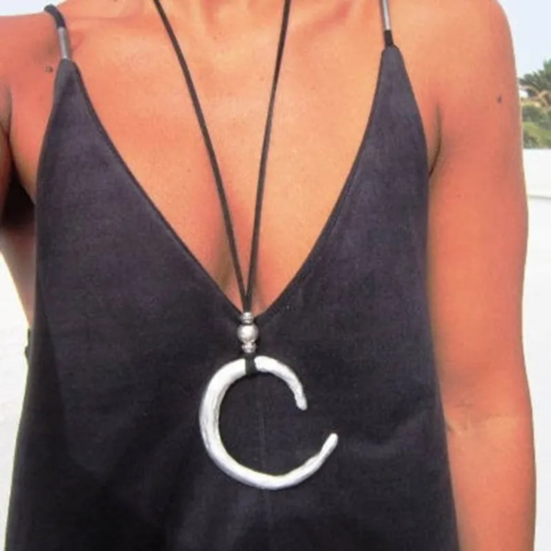 Collana con pendente luna per donna e ragazza catena oro chic_voghion.com