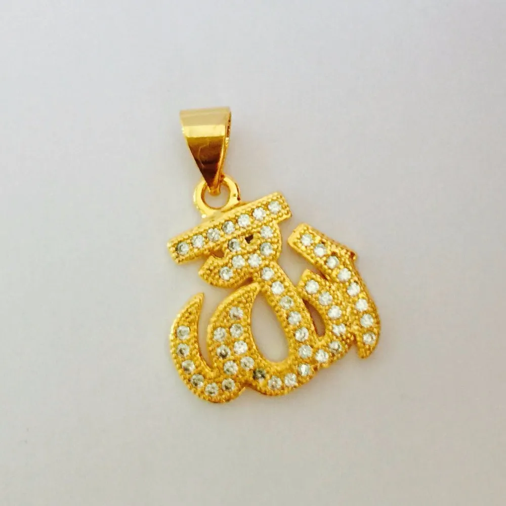 Collana con ciondolo allah placcata oro e cristalli per donna_voghion.com