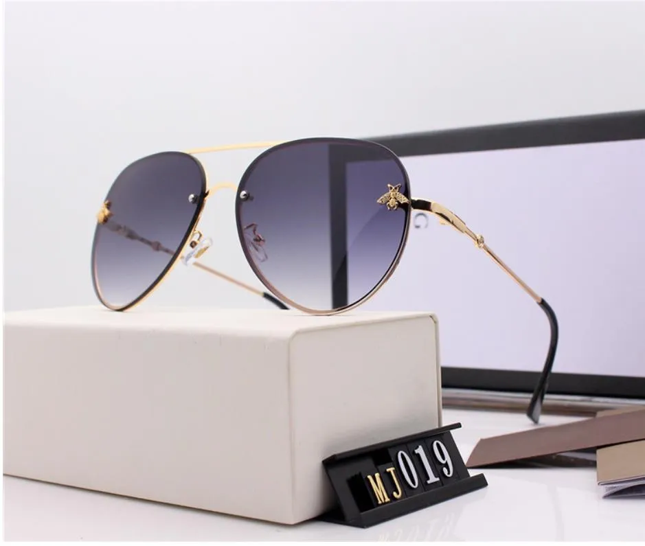 2020 Design Frauen Männer Marke Designer Gute Qualität Mode Metall Übergroße Sonnenbrille Vintage Weiblich Männlich UV400 Mit Box_voghion.com
