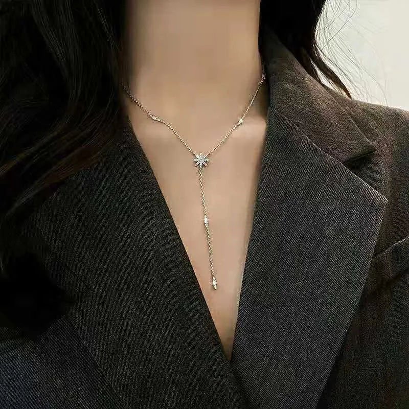 Collana con pendente a stella in argento sterling elegante_voghion.com