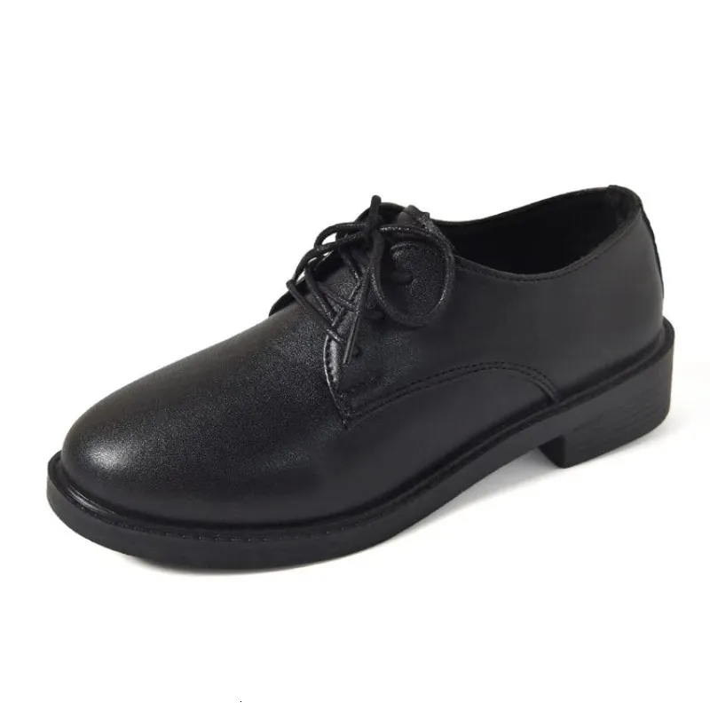 Veterschoenen voor dames van zwart leer met platte hak_voghion.com