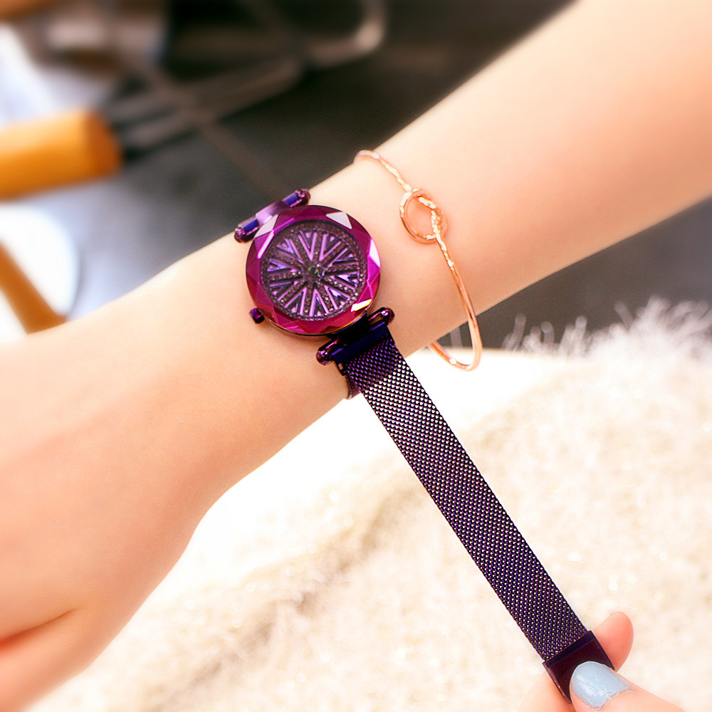 Célèbre sur Internet, nouveau avec incrustation de diamants pour femmes, fonctionnant dans le temps, quartz étanche à deux aiguilles à la mode pour femmes_voghion.com