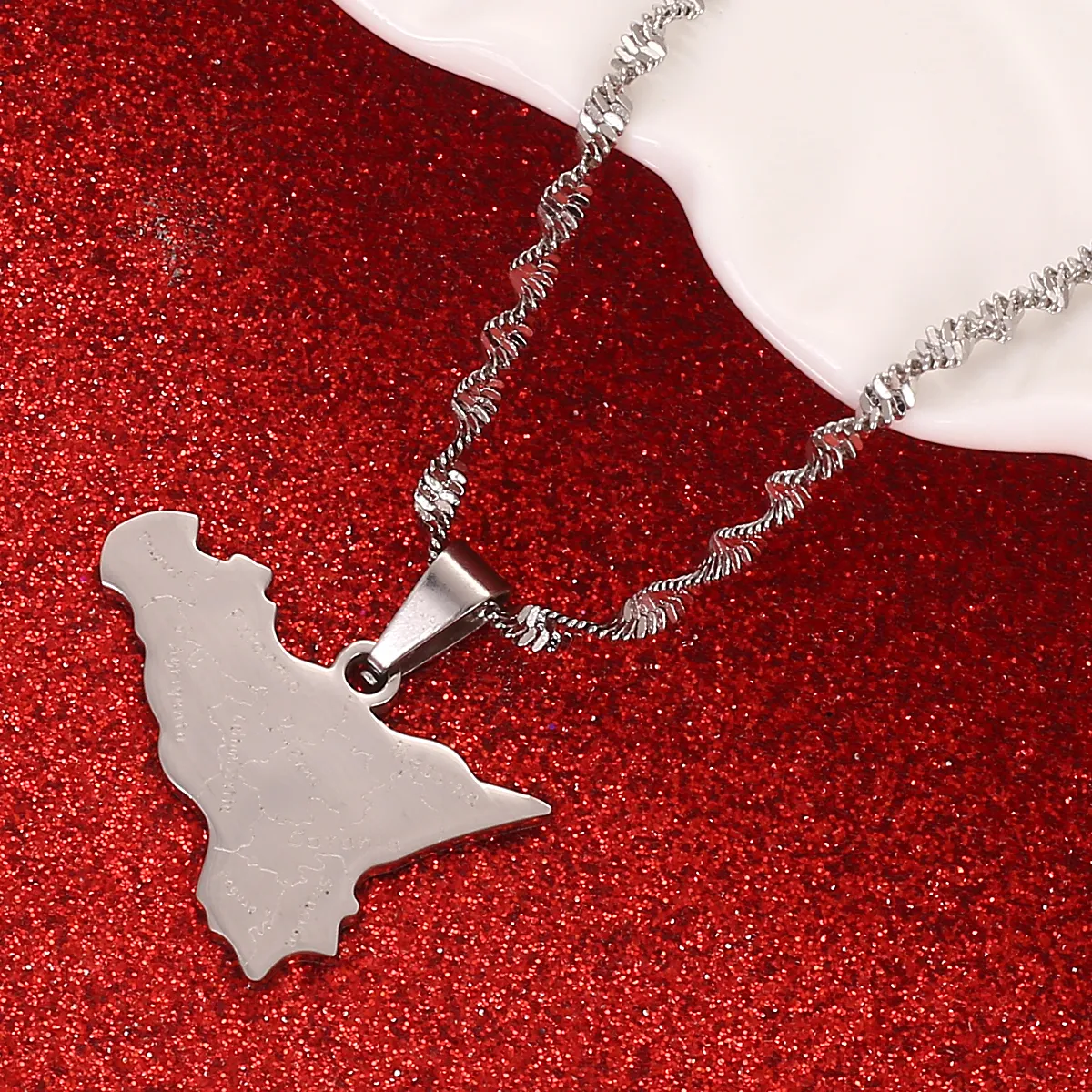 Colliers pendentifs en acier inoxydable Argent Couleur Carte de la Sicile Pendentifs Collier Chaîne Tendance BijouxPendentif Sidn22_voghion.com