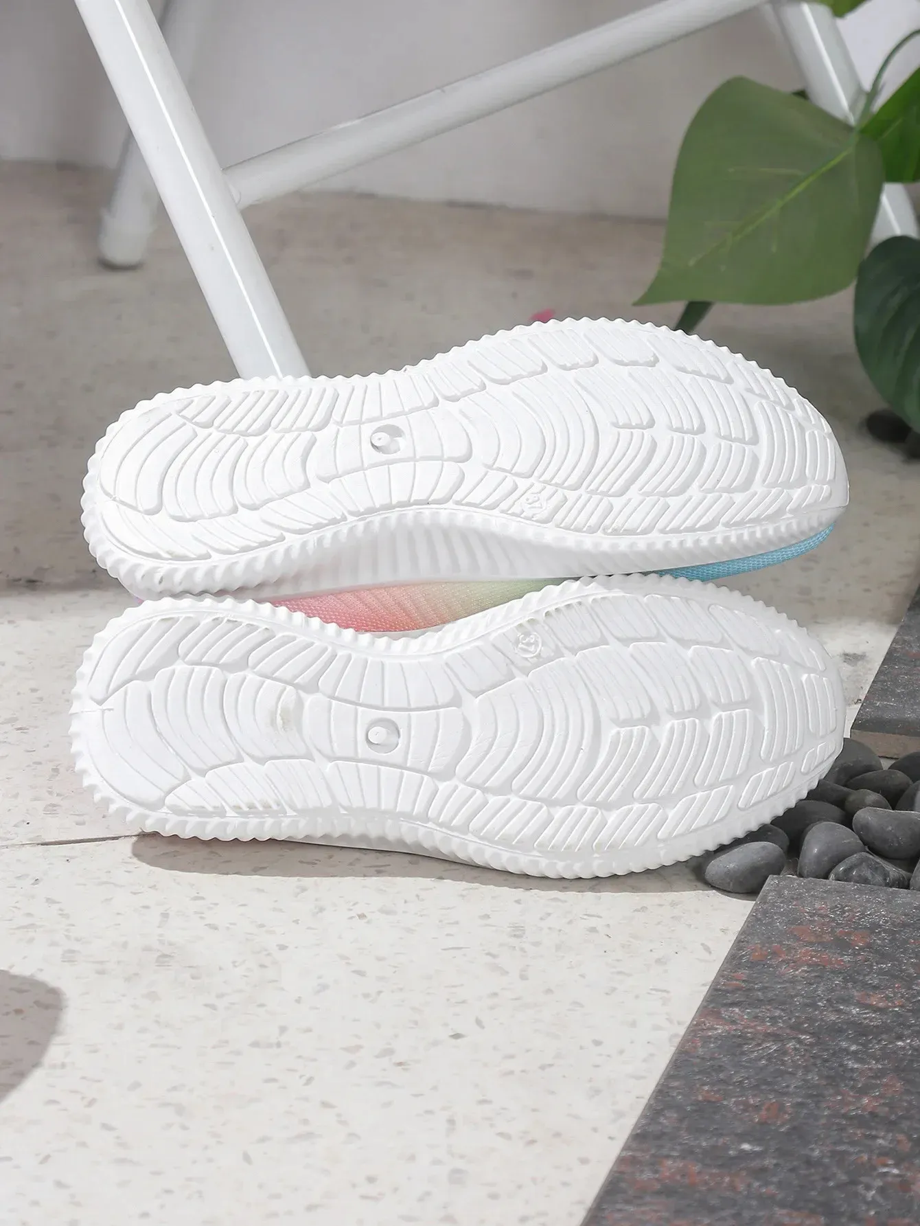 Baskets montantes en maille respirante à dégradé de couleurs, style slip-on, souples et décontractées, pour femmes, style tennis, référence 250515_voghion.com