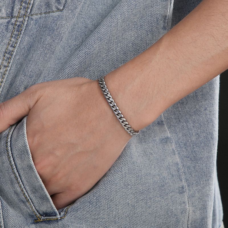Bracciali da uomo in acciaio al titanio tinta unita alla moda_voghion.com