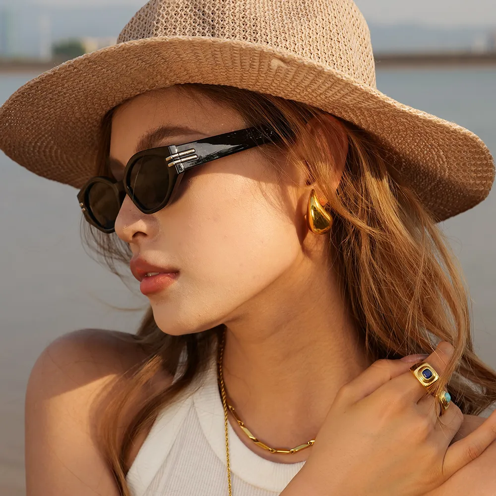 Collier pendentif goutte d'eau en acier inoxydable plaqué or PVD pour femme avec chaîne légère et étanche en métal_voghion.com