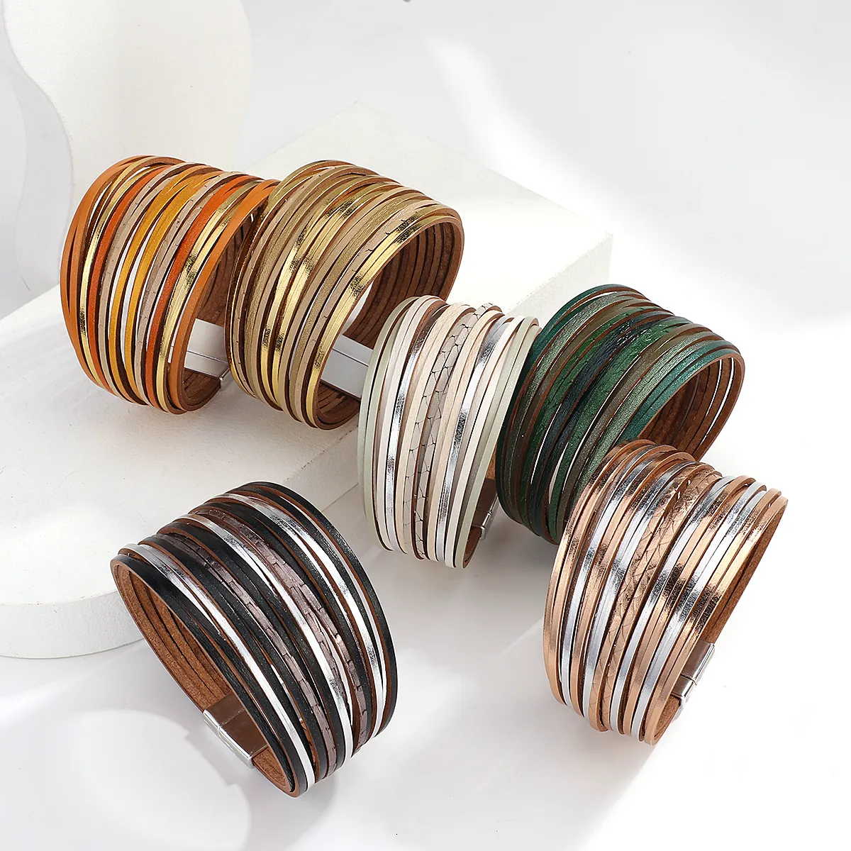 Charm ALLYES Boho Braccialetti in pelle multistrato a strisce sottili per donna Bracciale avvolgente multicolore alla moda Semplice unisex_voghion.com