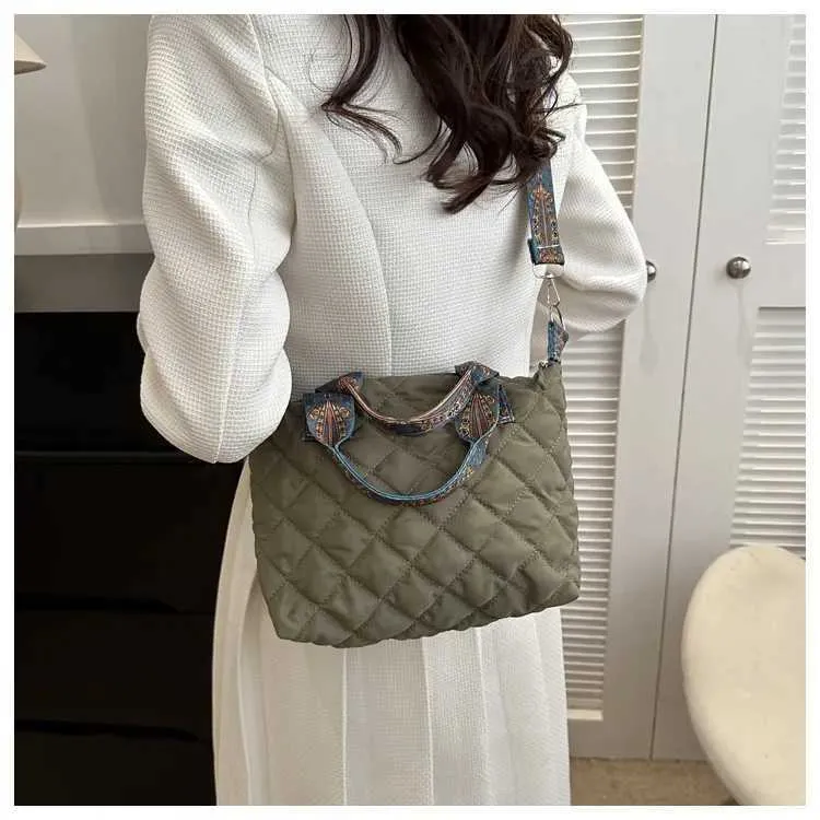 Handtasche fir Fraen mat breedem Gürtel Hierscht/Wanter Rhombus Space Kotteng Schëllertasche mat grousser Kapazitéit - All-Match Shopping241106_voghion.com