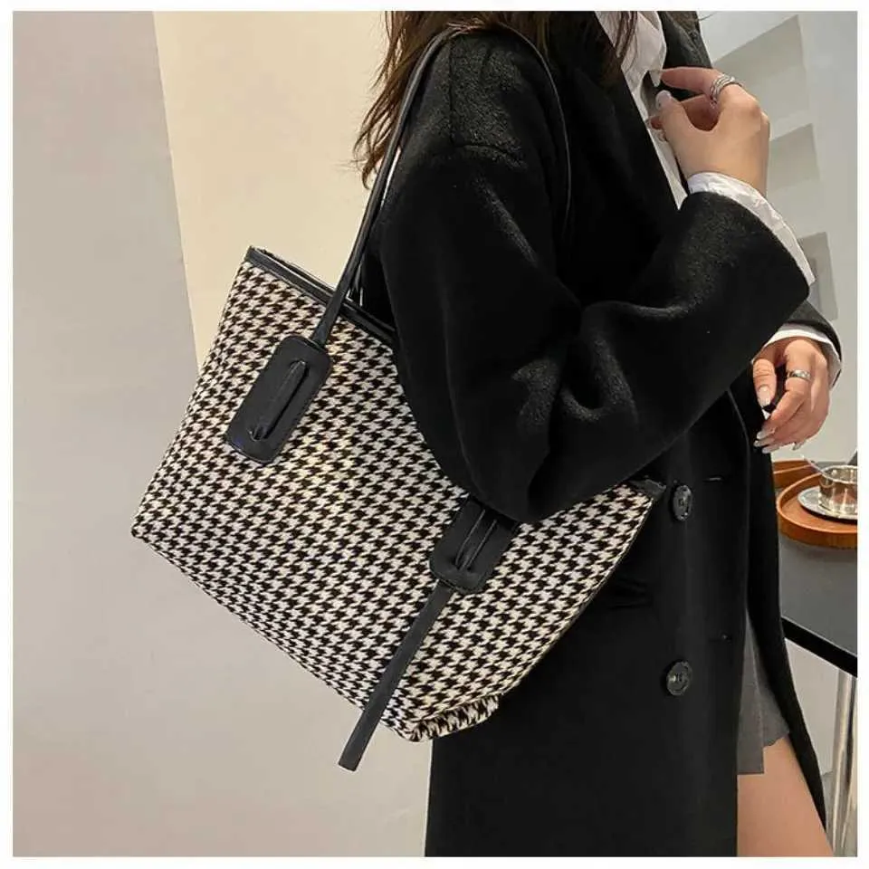 Womens Shoulder Bag And Tote Bag Large Capacity Grid Pattern Bag_voghion.com
