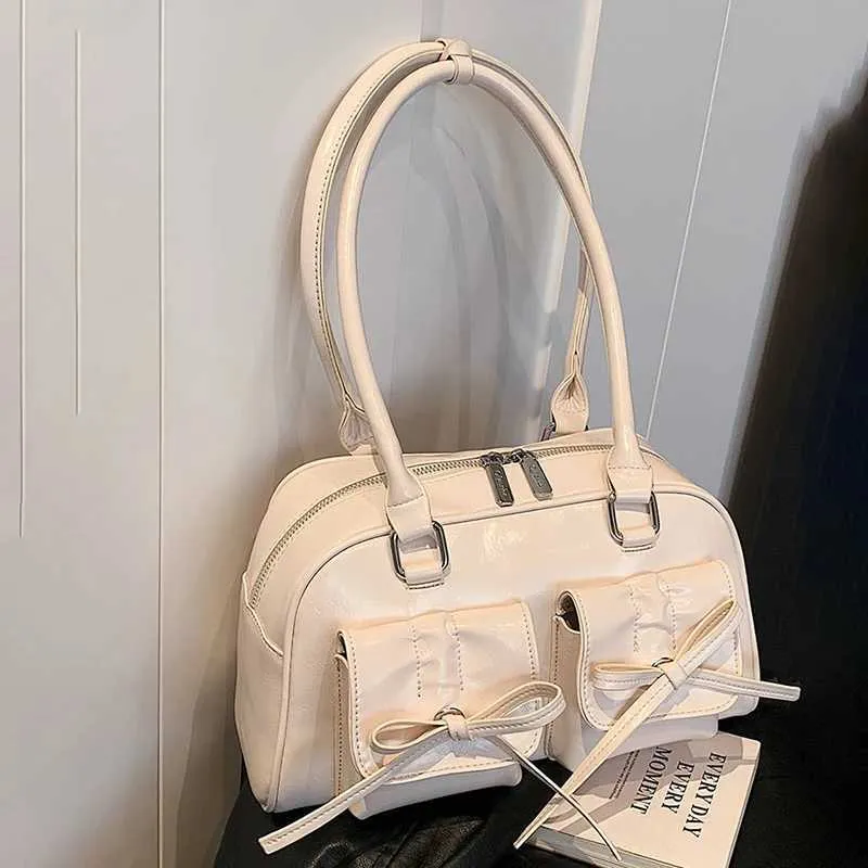 Süße Unterarmtaschen im Fliege-Design für Frauen und Mädchen, lässige Y2K-Mode-Handtaschen aus Pu-Leder, Schultertasche Ba241211_voghion.com