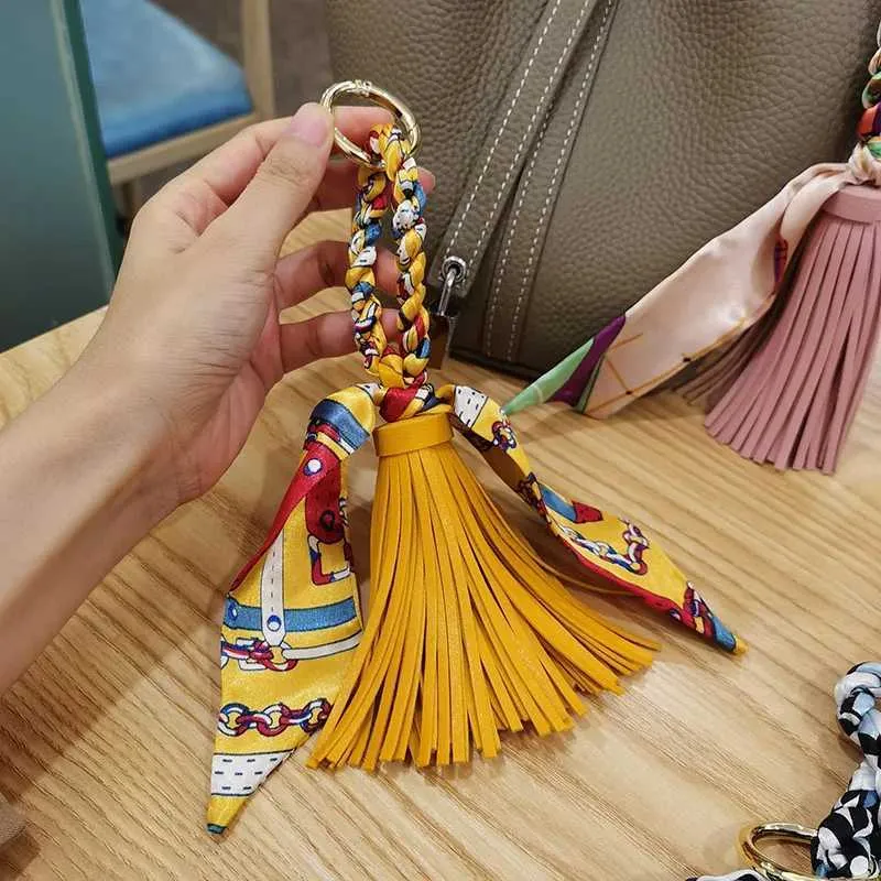 style silk decoration soft PU leather car keychain accessories fashionable womens jewelry pendant Y241121_voghion.com